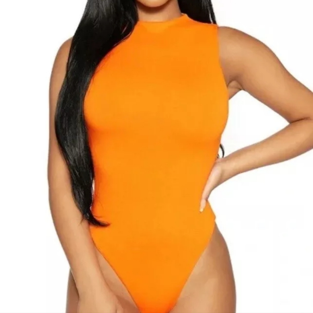 NWOT Naked Wardrobe - The NW Sleeveless Bodysuit Size M